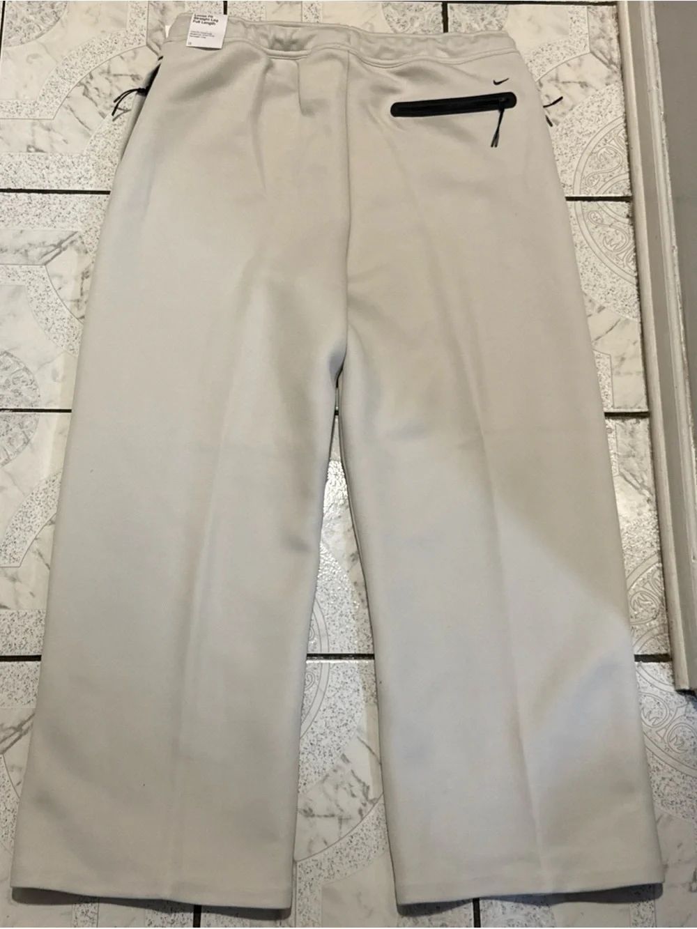 New Nike Tech Fleece Loose-Fit Open Hem Pants Light Bone Mens Size XL HV6541-072